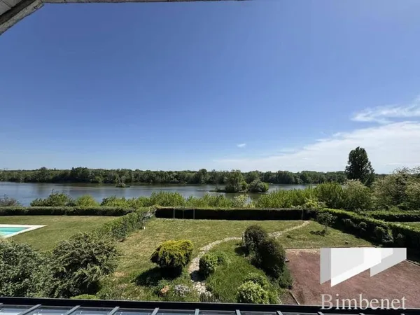 Maison 6 pièces 240 m²