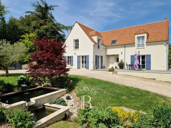 Maison 8 pièces 274 m²