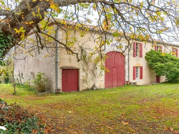 Maison 9 pièces 277 m²