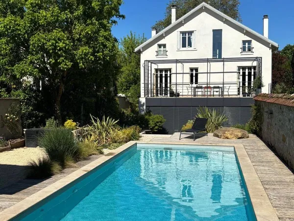 Maison 12 pièces 292 m²