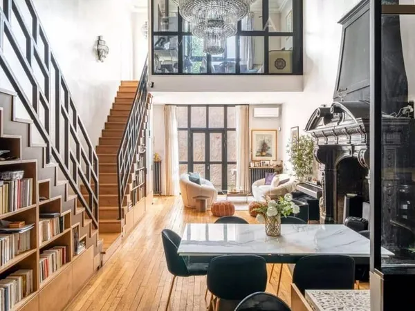 Loft 3 pièces 161 m²