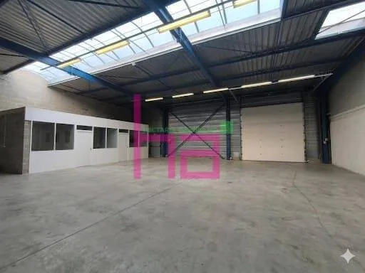 Local d'activité 300 m²