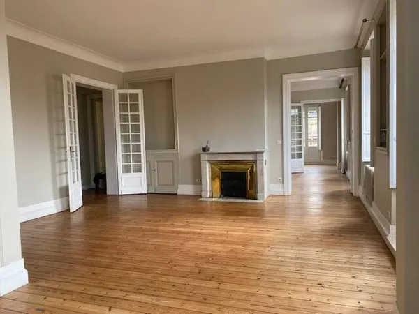 Appartement 6 pièces 200 m²