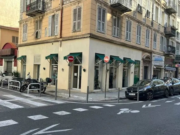 Local commercial 110 m²