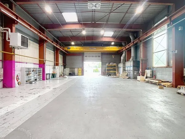 Local d'activité 1848 m²