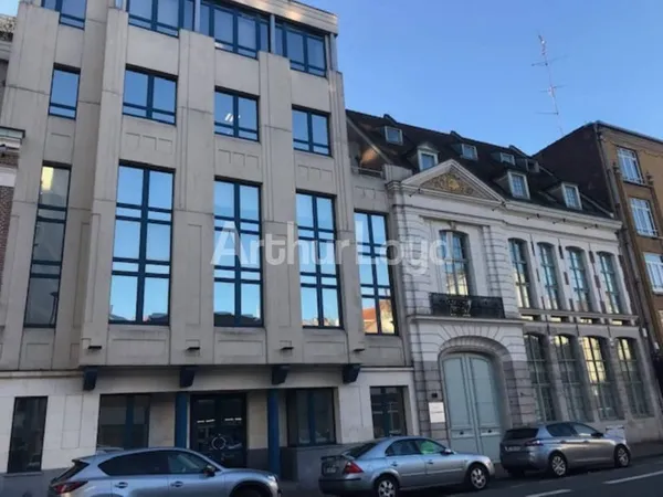 Bureau 680 m²