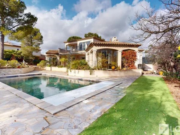 Maison 5 pièces 200 m² 