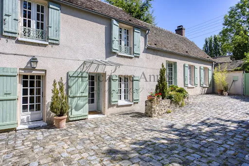 Maison 8 pièces 180 m²