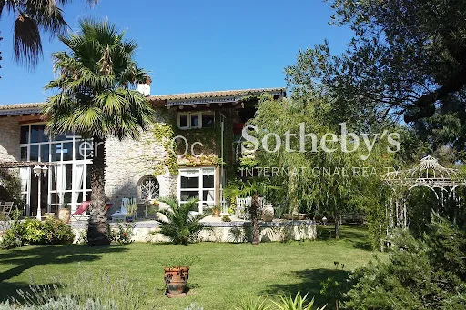 Maison 5 pièces 233 m²