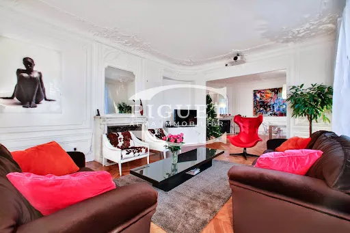 Appartement 5 pièces 151 m²