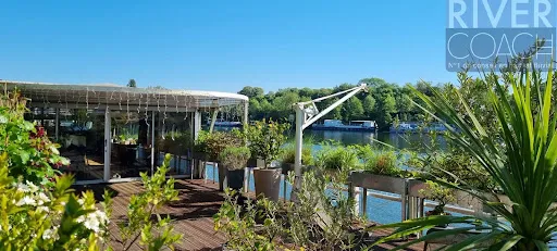 Péniche 6 pièces 240 m²