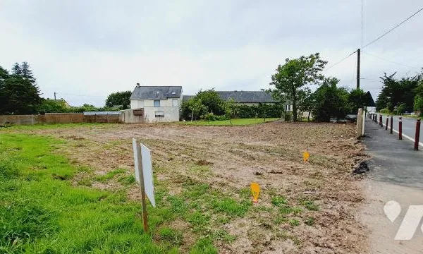 Terrain 616 m²