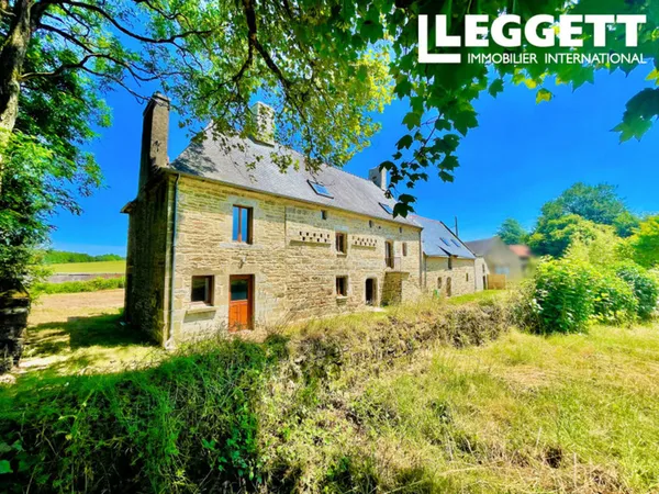 Ancien manoir rénové, à finir selon vos goûts. Toiture, fosse septique, chauffage et double vitrage 