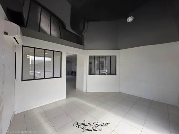 Local/bureau 150 m2 à louer SAINT MEMMIE avec Parking
