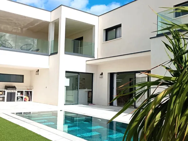 SUPERBE CONTEMPORAINE AVEC VUE IMPRENABLE
