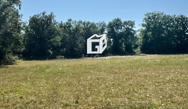 Terrain 907 m²