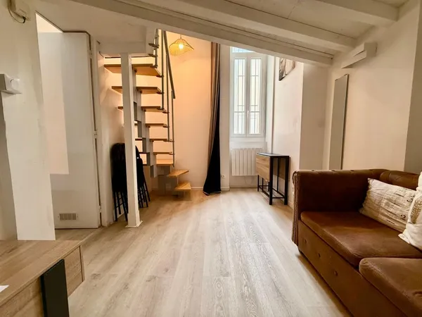 SOMPTUEUX LOFT 3 PIECES ENTIEREMENT EQUIPE