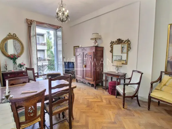 Appartement 4 pièces avec terrasse à rénover - Nice Thiers