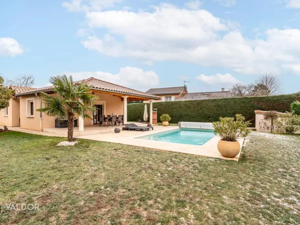 Maison 4 chambres exclusivement de plain-pied avec piscine
