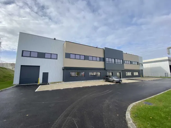 A LOUER - LOCAUX D"ACTIVITES 525 m²