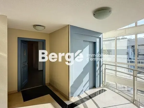 Immobilier Professionnel à louer Mougins 