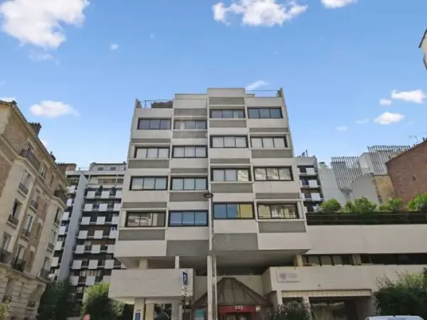 À louer : bureaux avec vue et lumière naturelle - Paris 15e
