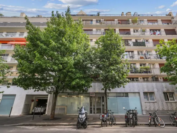 90 m² de bureaux à louer rue Rennequin PARIS 17