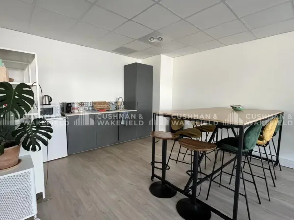 À vendre - Bureaux à La Ciotat, Les Vallons du Mistral (Athélia IV)