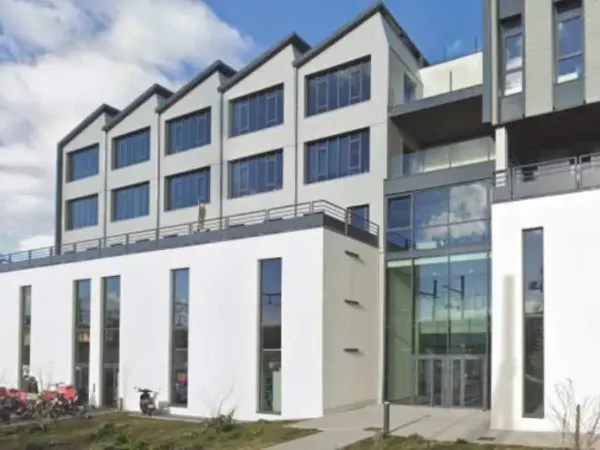 Bureaux lumineux de 339 m² avec terrasse - Lyon 7 Jean Macé