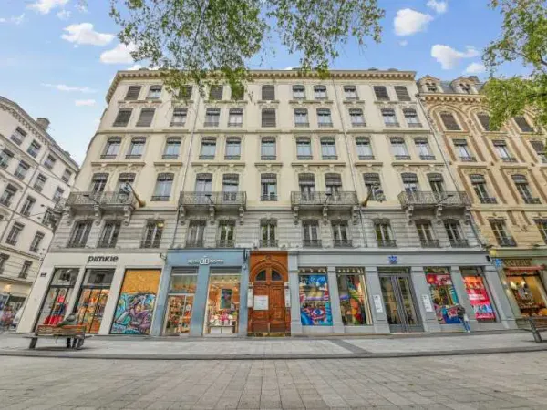 Bureaux à louer Rue de la République!