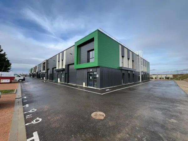 LOCAUX D'ACTIVITES A VENDRE - VILLETTTE D'ANTHON 38280