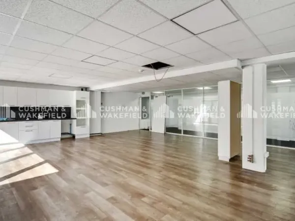 Bureaux 878 m² à Malakoff - Loyer ultra attractif - Proximité métro ligne 13