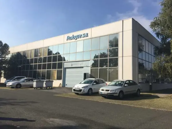 À vendre ou à louer - Bureaux et locaux d'activité divisibles à Courtaboeuf - Les Ulis (91)