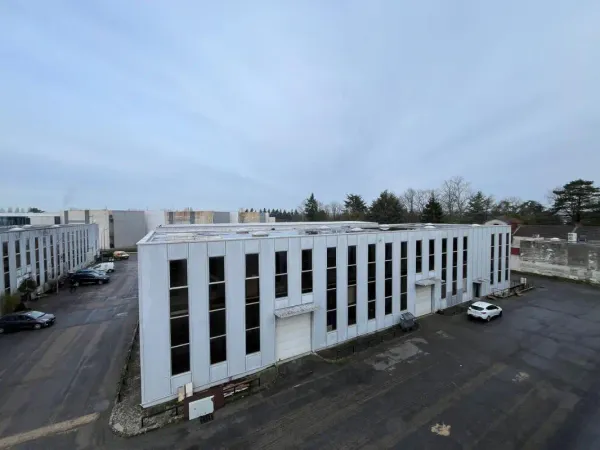 À VENDRE - IMMEUBLE D'ACTIVITE