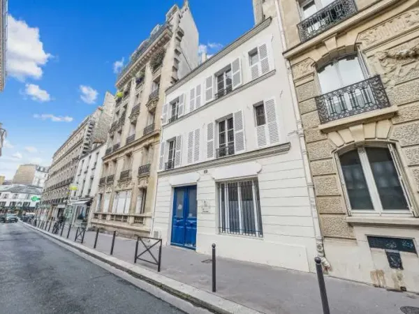 Paris 16e Hôtel particulier de standing à usage de bureaux à vendre