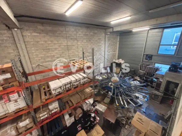 Locaux d'activités avec bureaux d'accompagnement - à vendre - Ferrières-en-Brie (77)