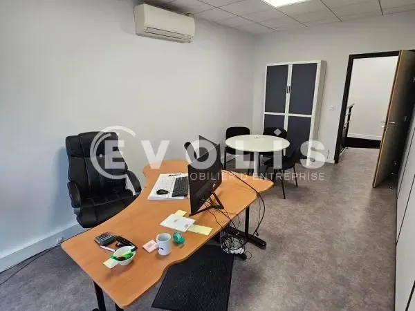 A louer - Bureau 18 m² à Bailly-Romainvilliers (77)