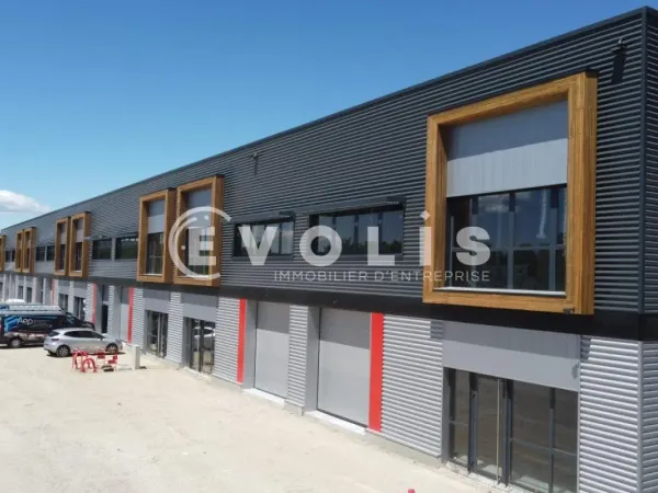 1 279 m² de Locaux d'Activités