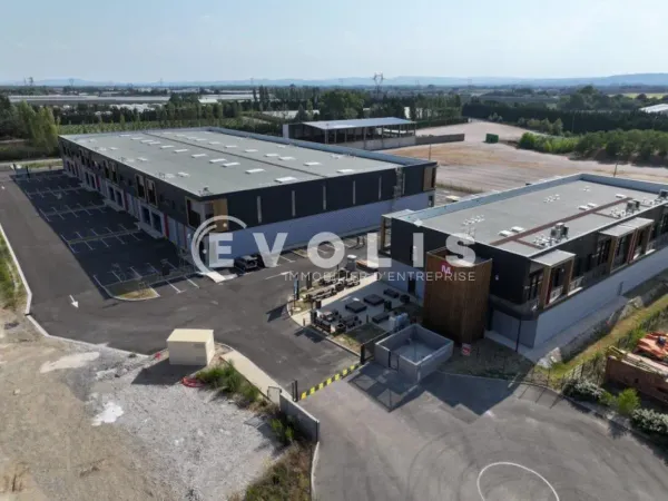 2 022 m² de Locaux d'Activités