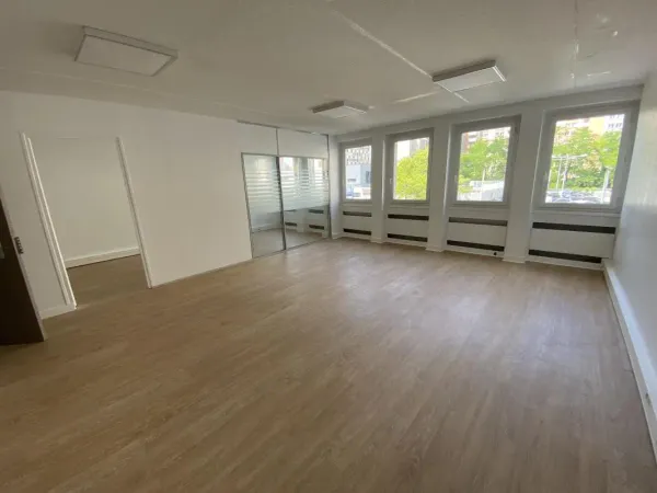 Bureaux fonctionnels et lumineux situés à proximité du métro l.8 (Creteil Echat)