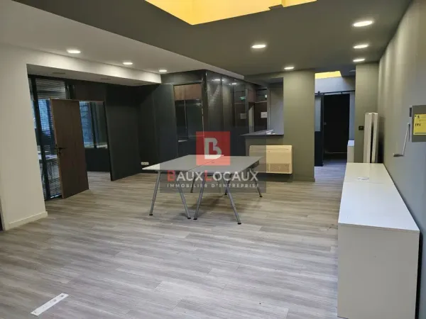 BUREAUX AVEC STOCKAGE A LOUER
