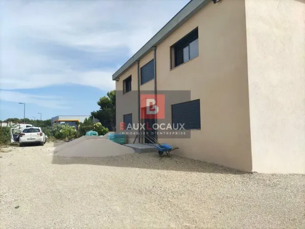 BUREAUX OU LOCAL PRO A LOUER