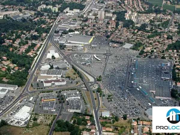 LOCAL COMMERCIAL A VENDRE