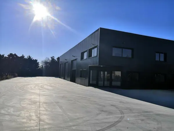 LOCAL D'ACTIVITE - BUREAUX A LOUER