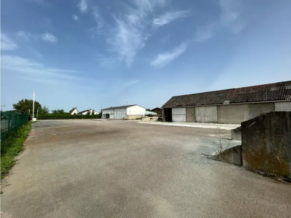 LOCAL COMMERCIAL A LOUER