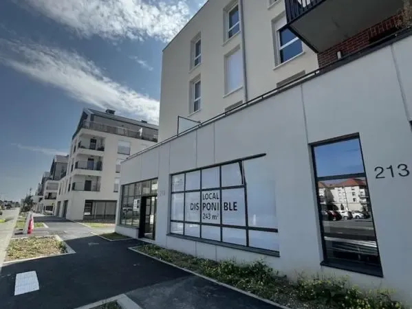 LOCAL COMMERCIAL A VENDRE