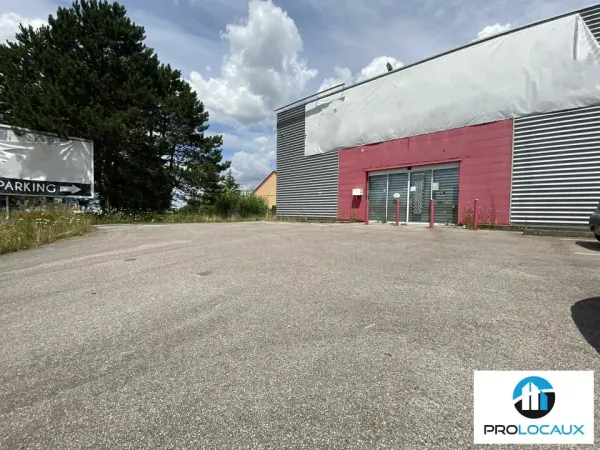 LOCAL COMMERCIAL A LOUER