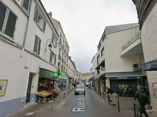 LOCAL COMMERCIAL A VENDRE OU A LOUER