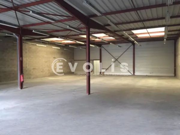A LOUER - Local d'activités 562 m² - Bondoufle (91)