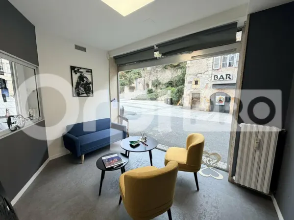 LOCAL COMMERCIAL A VENDRE